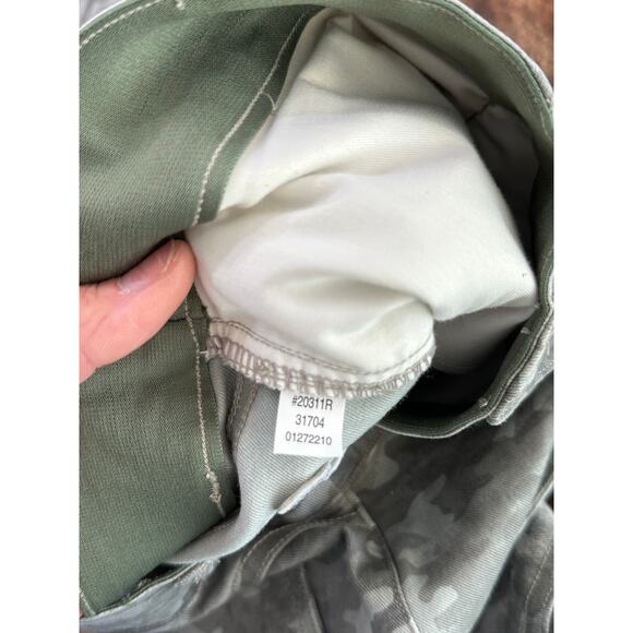 Spanx Women's Gray Camouflage Print Stretch Twill Cargo Jogger Pants Size Large - Picture 6 of 8